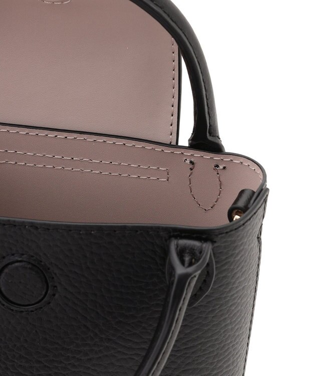 TOCCA 【八木アリサさん着用】PETAL SILHOUETTE LEATHER POCHETTE ポシェット ブラック系