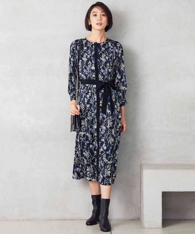 自由区 S 【WEB&一部店舗限定】ハーバルフロープリント8分袖 ワンピース ネイビーベース
