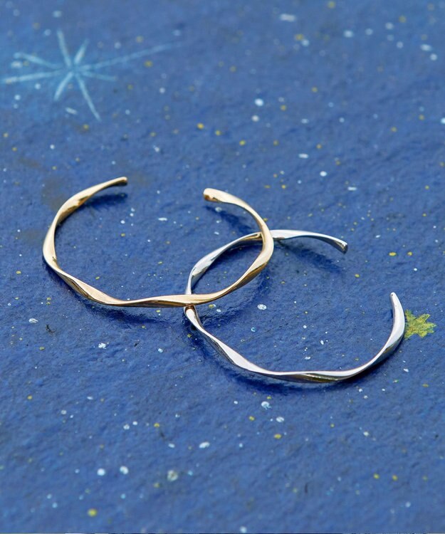 Tiaclasse 捻じりバングル シルバー