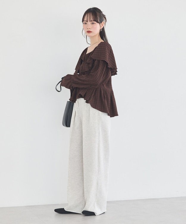 earth music&ecology 【予約】ラッフルカラーカットブラウス チェックブラウン