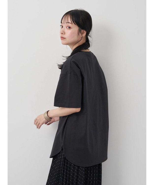 earth music&ecology ラウンドヘムルーズＴ（汗じみ防止） Black