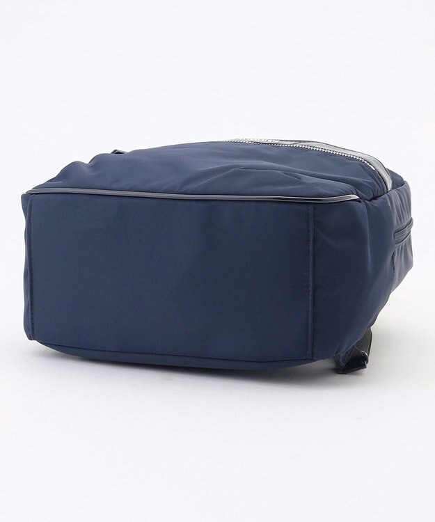 LA BAGAGERIE エナメルアクセントリュックサック ネイビー