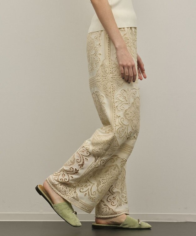 GRACE CONTINENTAL パネル刺繍パンツ キナリ