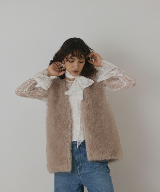 GRACE CONTINENTAL フェイクフォックスファ－ベスト ベージュ