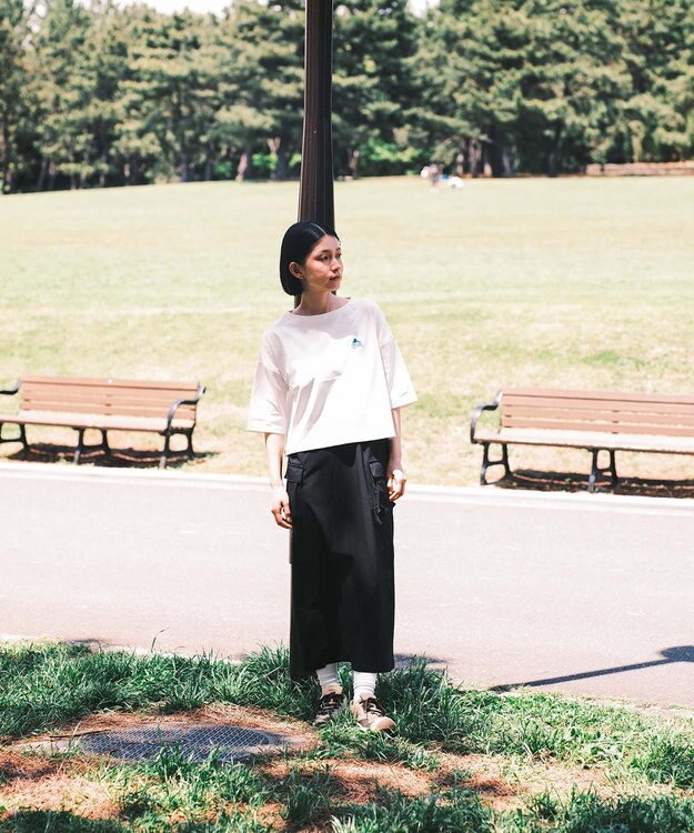 SHARE PARK LADIES 【UVカット・吸水速乾・ストレッチ・軽量 】エンブレムショートTシャツ（S・Mサイズ） ホワイト系