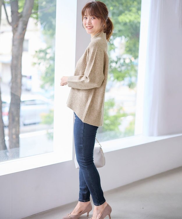 ANY SIS  【大人百花掲載 ヨンアさん着用】ハイネックバックポイント ニット ライトモカ