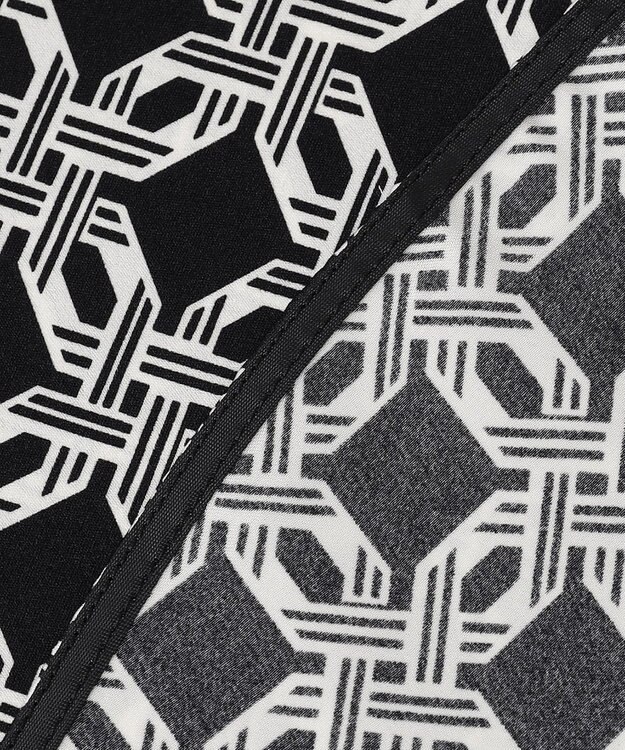 ICB 【洗える】レトロウォールペーパープリント ブラウス オフホワイト×ブラック系