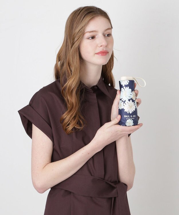 MOONBAT 【一級遮光/コンパクト】PAUL & JOE 晴雨兼用 日傘 折りたたみ日傘 軽量 総柄クリザンテーム 遮熱 UV ネイビーブルー