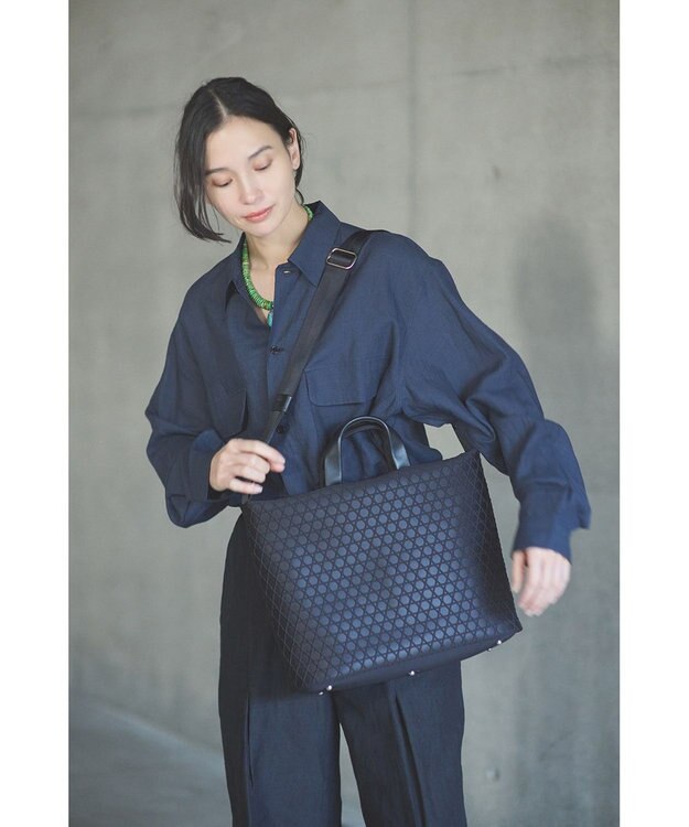 MIYABIYA LAQUOH【撥水加工】篭目柄エンボスボンディング スリム２WAYトート ブラック