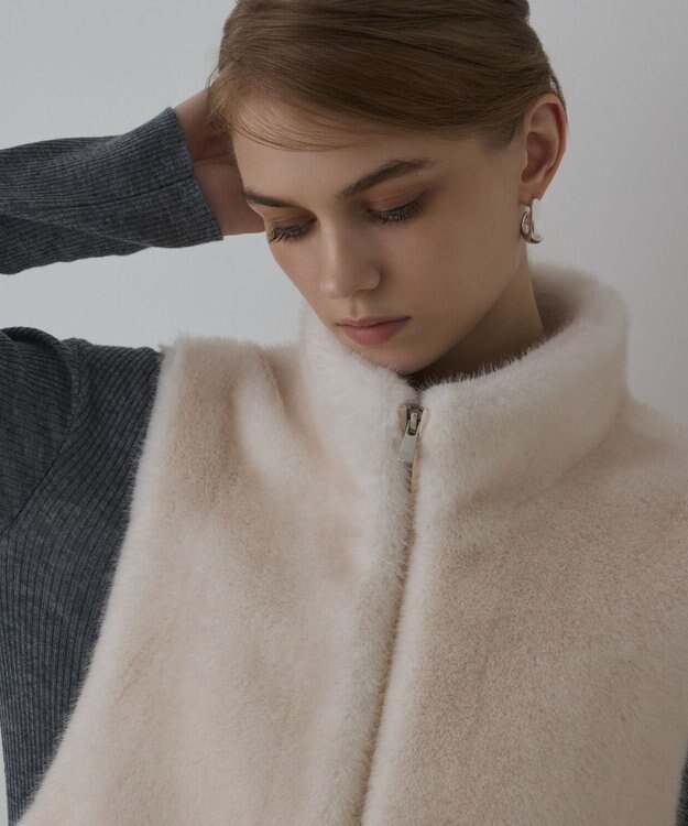 GRACE CONTINENTAL フェイクミンクベスト キナリ