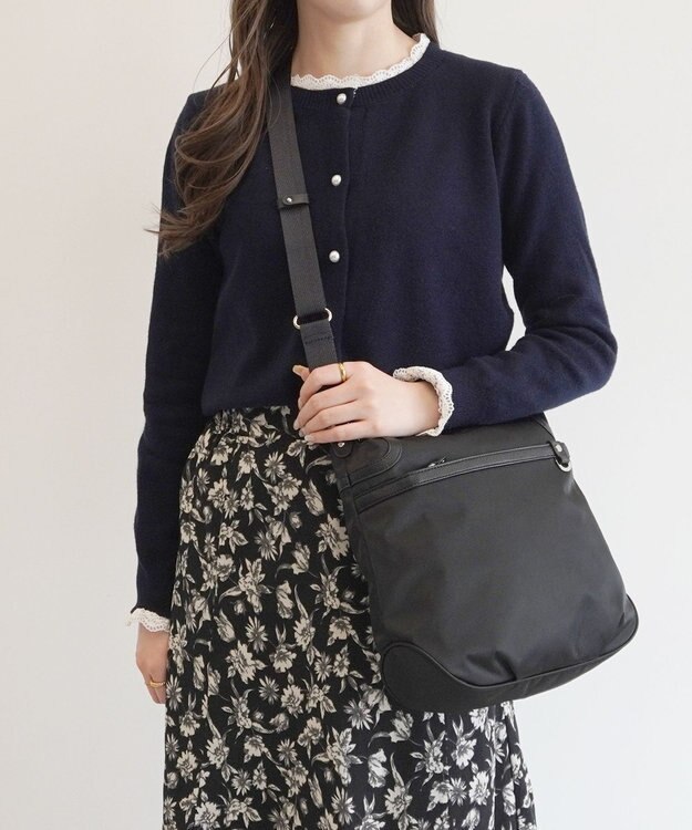 ACE BAGS & LUGGAGE PROGRES アベス ショルダーバッグ 縦型 20182 ブラック