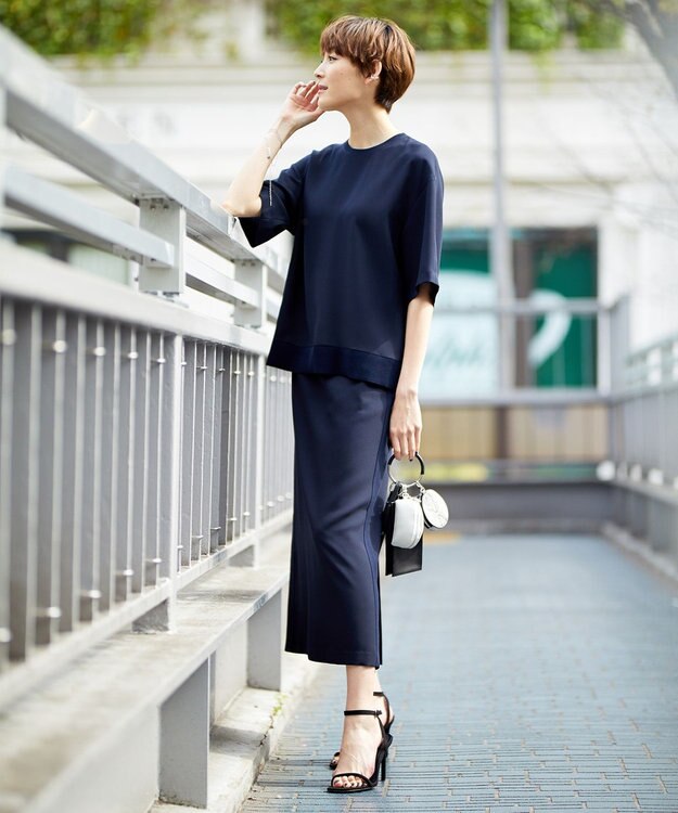 ICB 【新色追加・洗える】 FluidBackSatin Tブラウス ネイビー系