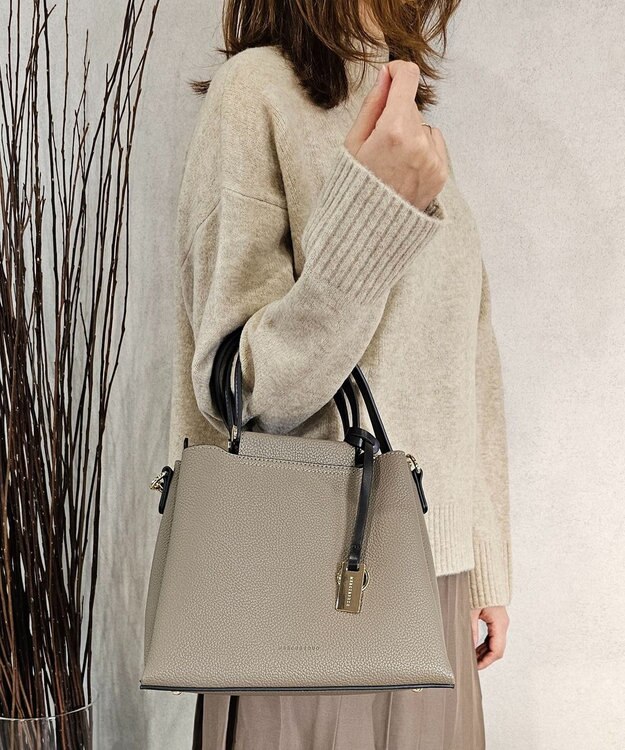 style code 【MERCURYDUO/マーキュリーデュオ】両アオリポケット　ハンドバッグ　キーリングチャーム付き ベージュ