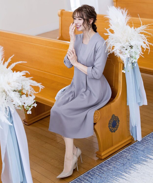 Tiaclasse 【洗える】裾に向かってエレガントに広がる美光沢フレアワンピース ブルー