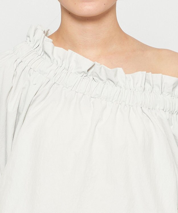 uncrave ライトプルーフナイロン オフショルブラウス グレージュ