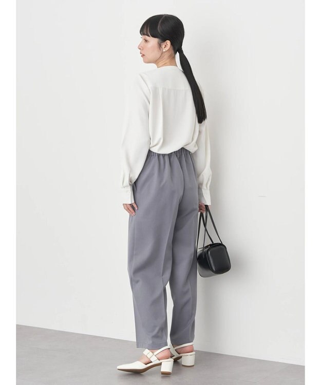 earth music&ecology ノーカラーフロントタックブラウス Off White