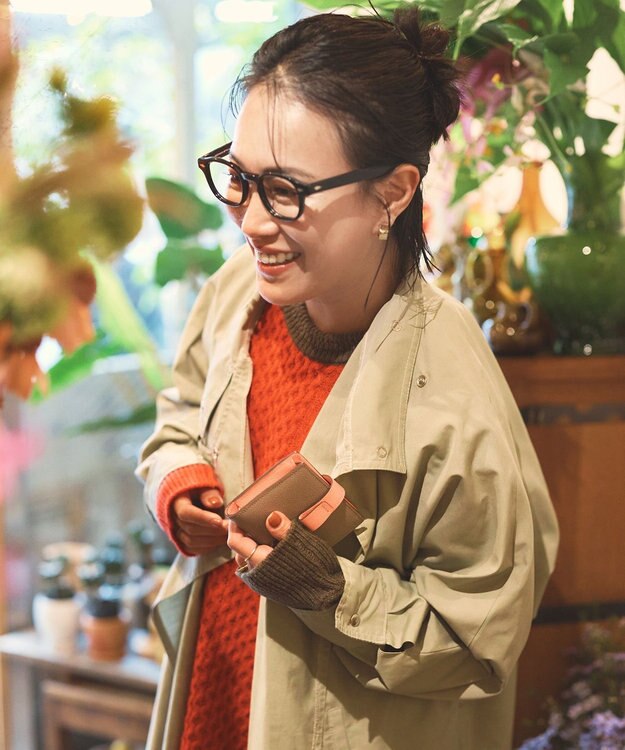 Atelier nuu 【石岡真実コラボ別注カラー】noble 二つ折れウォレット プリティウーマン×グレージュ