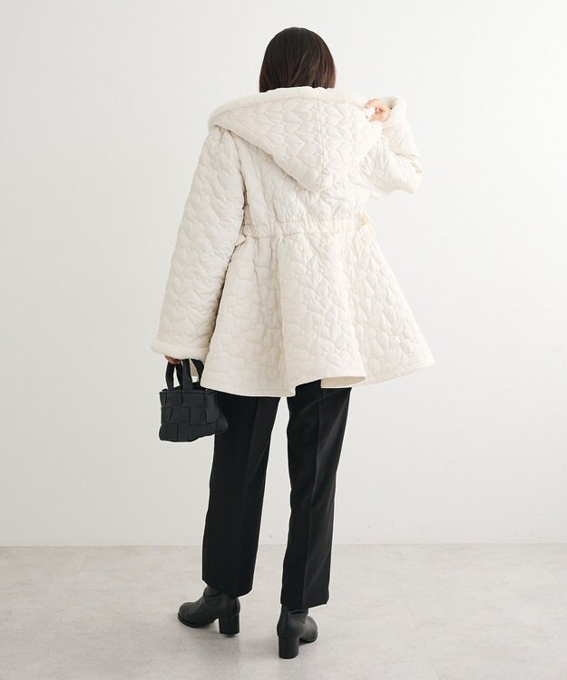 Green Parks ・ｓｗｉｎｇ　ｂｙ　ハートキルトフレアコート Ivory