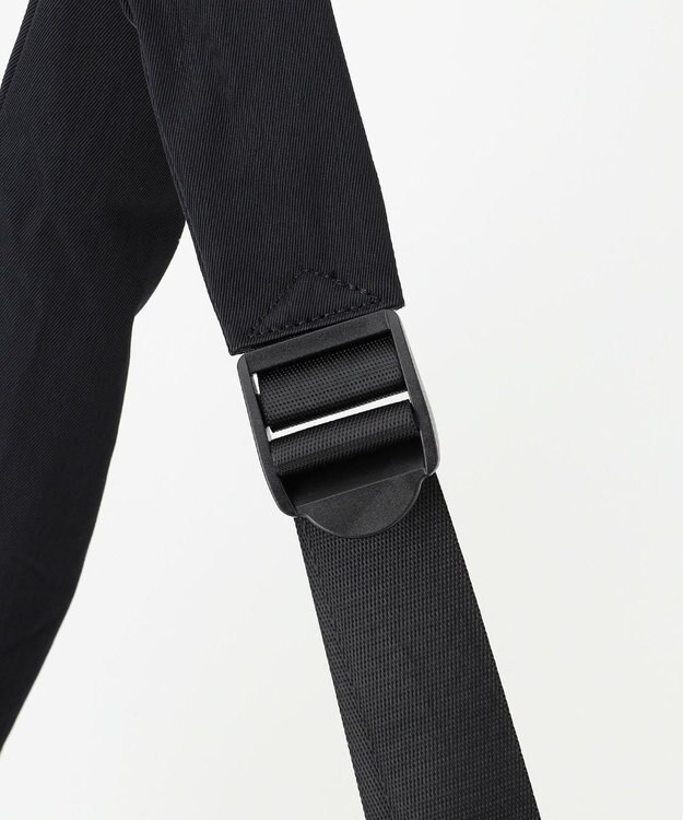 LA BAGAGERIE 【maison vert】 【トラベルにぴったり！】メニーポケットボディショルダーバッグ ブラック