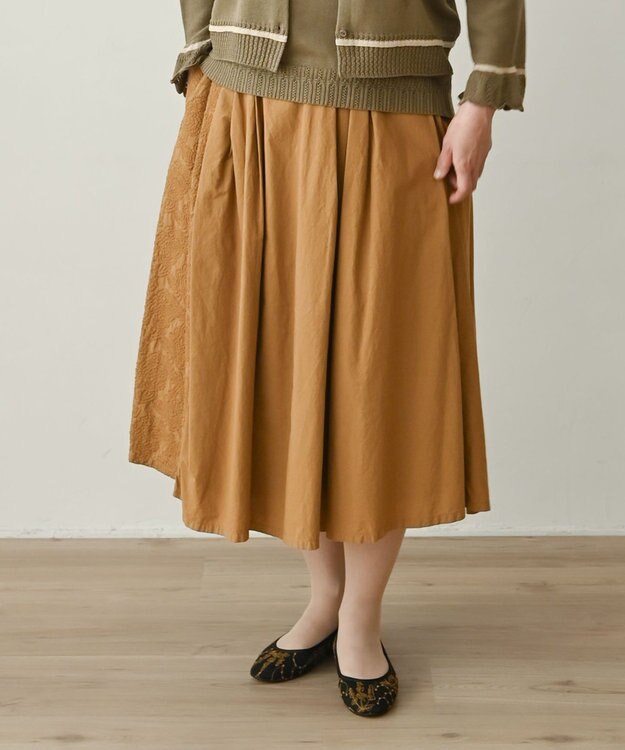 muuc 〈オーガニックコットン〉〈通年着られる〉フラワーノット刺繍 ウエスト後ろゴムあり 裏地あり ギャザースカート ブラウン