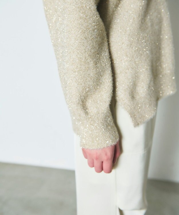 GRACE CONTINENTAL ラメVネックニットトップ ゴールド