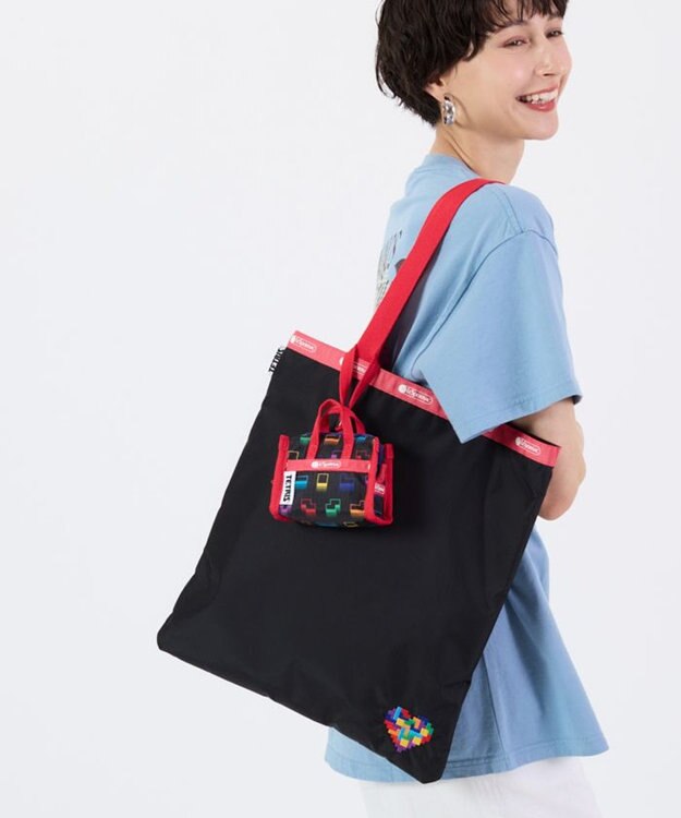 LeSportsac MICRO WEEKENDER CHARM/テトリスフォーリングブロックス/ピンク テトリスフォーリングブロックス/ピンク