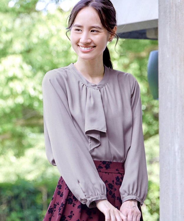 Tiaclasse 【洗える・スマート裏起毛】ジョーゼットフリルブラウス グレージュ