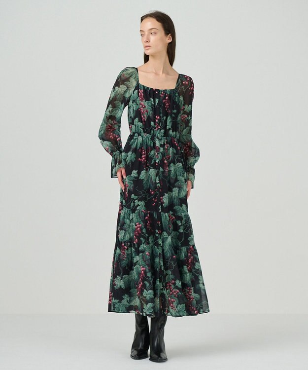 GRACE CONTINENTAL グレーププリントティアードワンピース ブラック