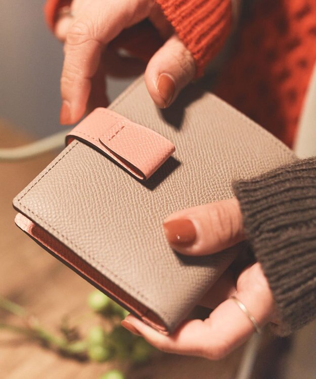 Atelier nuu 【石岡真実コラボ別注カラー】noble 二つ折れウォレット プリティウーマン×グレージュ