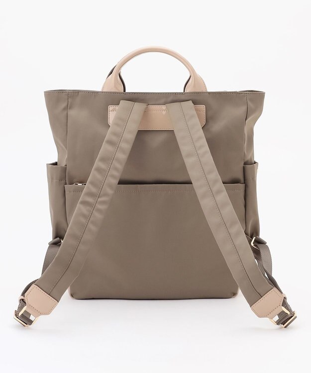 LA BAGAGERIE ツイルナイロン×エナメル リュックサック グレージュ