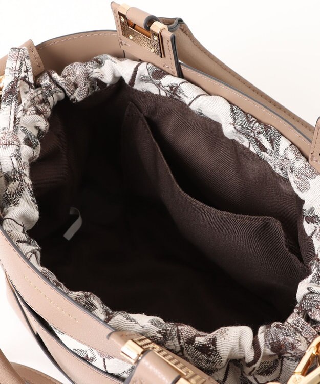 style code 【MERCURYDUO/マーキュリーデュオ】軽量メッシュ　花柄巾着付ミニトートバッグ ベージュ