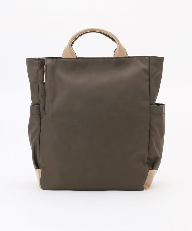 LA BAGAGERIE ツイルナイロン×エナメル リュックサック カーキ