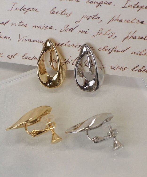 Tiaclasse 【安田美沙子さん着用・金属アレルギー対応】ツイストドロップイヤリング ゴールド