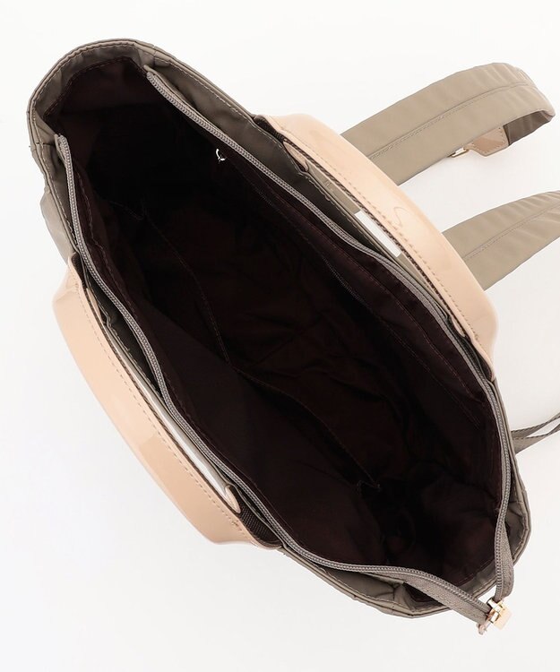 LA BAGAGERIE ツイルナイロン×エナメル リュックサック グレージュ