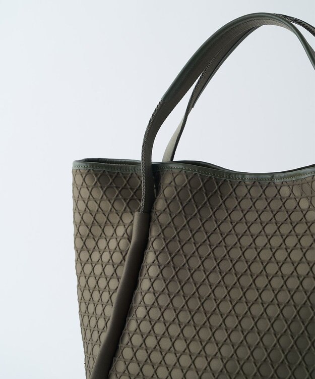 MIYABIYA LAQUOH【撥水加工】篭目柄エンボスボンディングトートL モスグリーン
