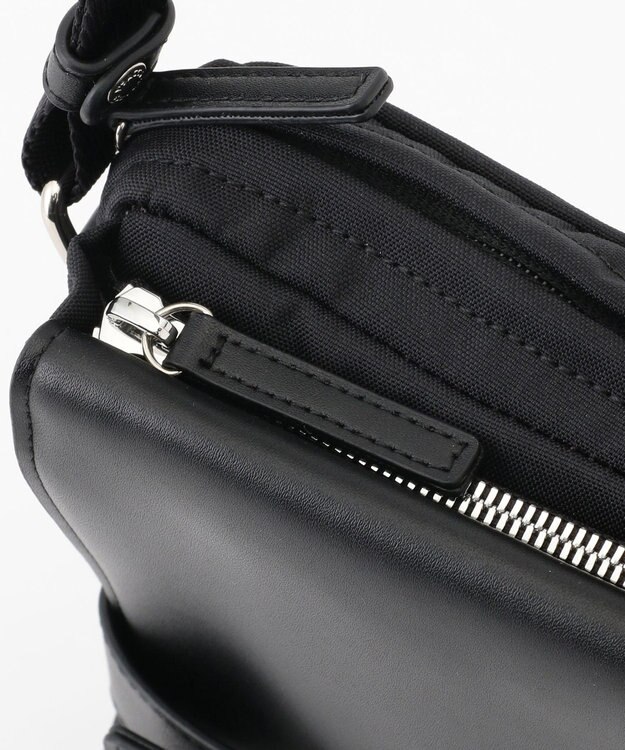 Y'SACCS ベルトスクエアミニマムショルダーバッグ ブラック