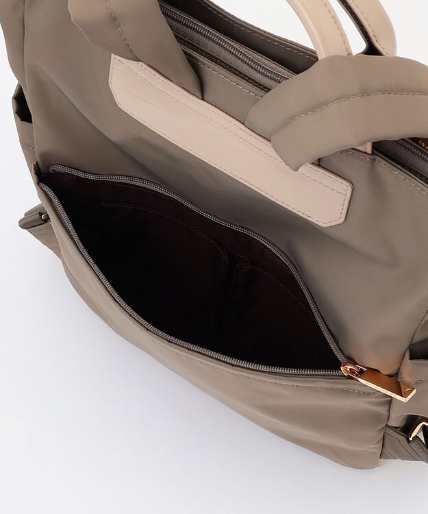 LA BAGAGERIE ツイルナイロン×エナメル リュックサック グレージュ