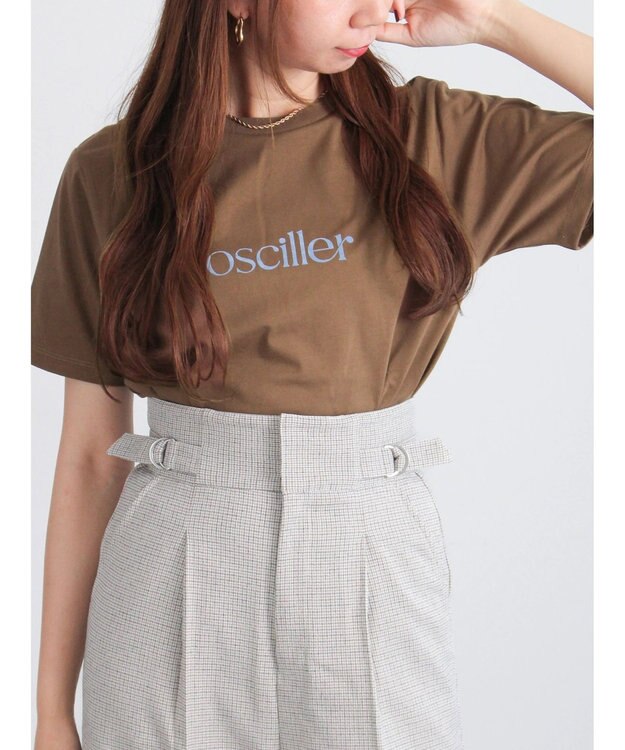 Te chichi フロッキープリントロゴTシャツ ブラウン