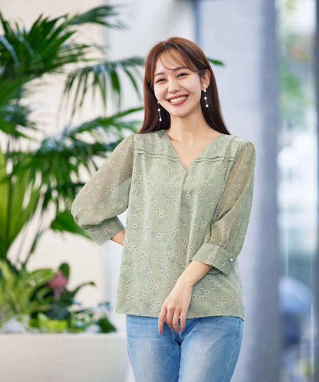 Tiaclasse L 【洗える】花柄Vネックブラウス グリーン