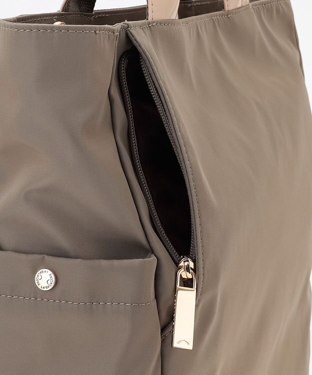 LA BAGAGERIE ツイルナイロン×エナメル リュックサック グレージュ