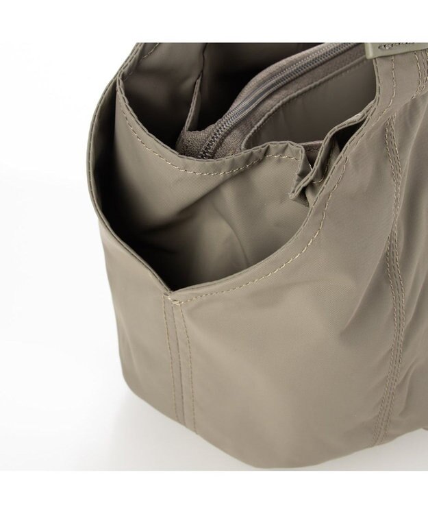 Y'SACCS リサイクルナイロン　ふんわりトート　Sサイズ グレージュ