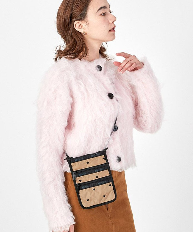 LeSportsac CROSSBODY PHONE BAG/モカブラックハートエンブロイダリー モカブラックハートエンブロイダリー
