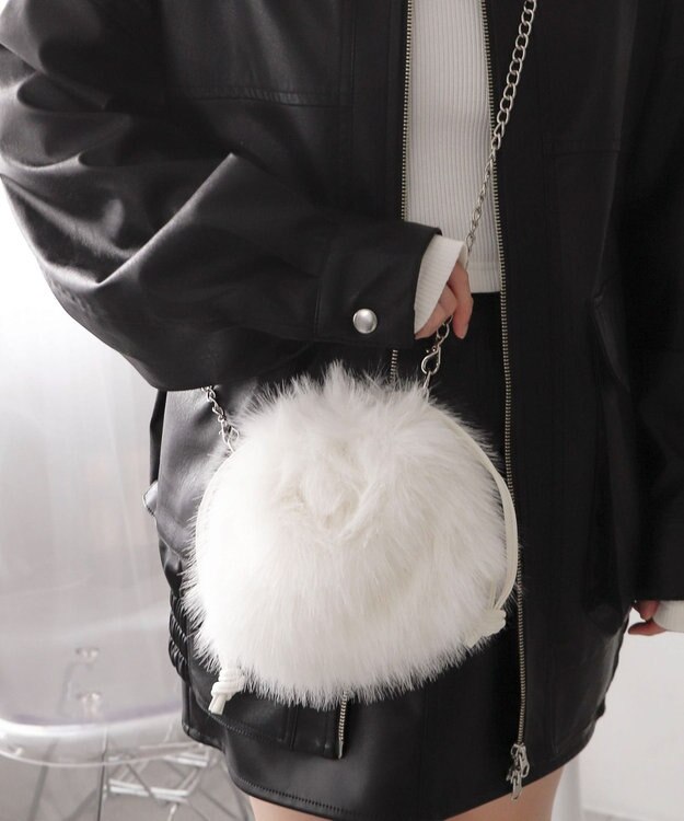 WEGO ファー巾着チェーンショルダー ホワイト