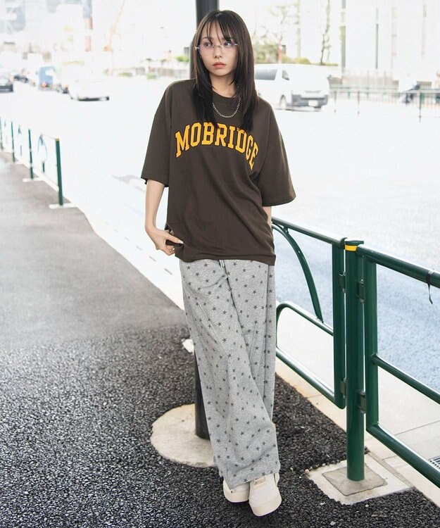 WEGO 【ユニセックス着用ITEM】アクセ付きグラフィックT（SS） ブラウン