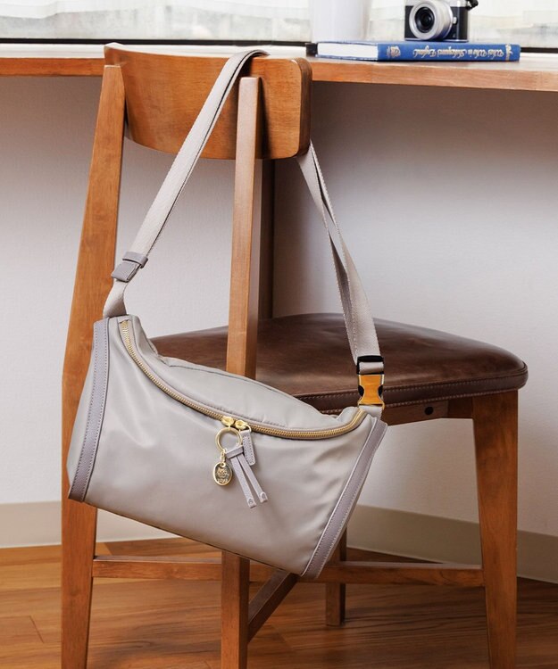 ACE BAGS & LUGGAGE HAyU × ace.  ユッカ ショルダーバッグ 17835 グレージュ