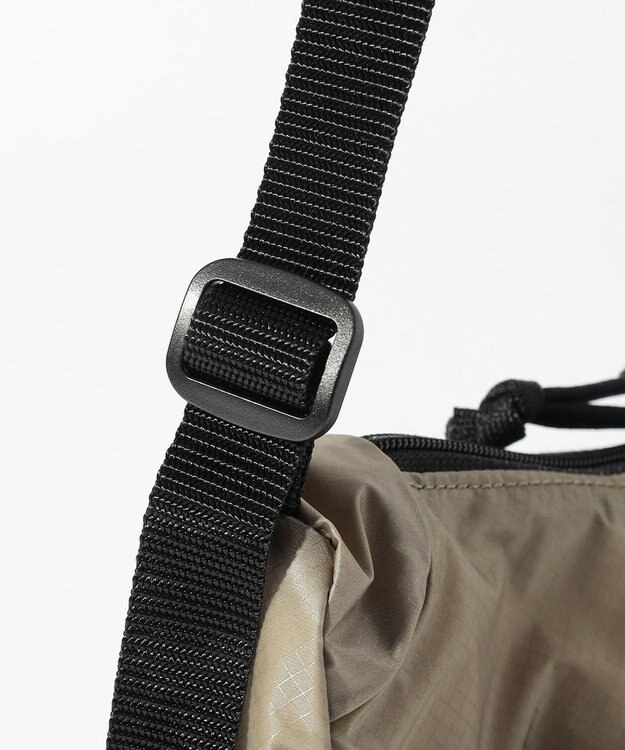 JOSEPH ABBOUD MOUNTAIN 【軽量/撥水】コーデュラナイロンリップ サコッシュ アイボリー系