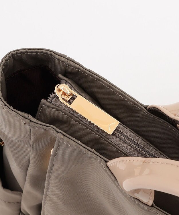 LA BAGAGERIE ツイルナイロン×エナメル リュックサック グレージュ