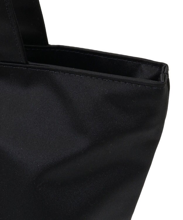 Maison de FLEUR EC限定フレームロゴサテンバッグ Black