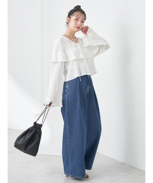 earth music&ecology フリル切替えショートブラウス Off White