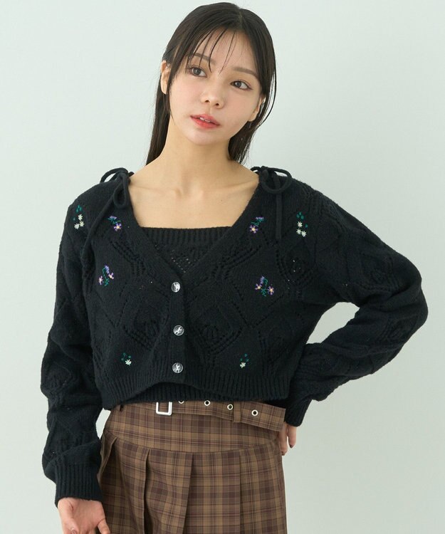 earth music&ecology ＳＥＴ２点刺繍ビスチェ＋カーディガン Black